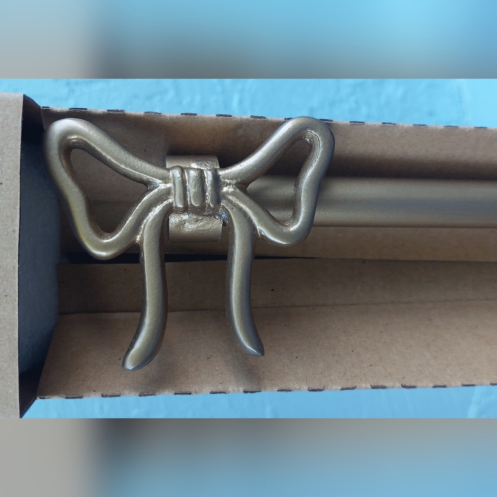 Gold Bow Curtain Rod (A)